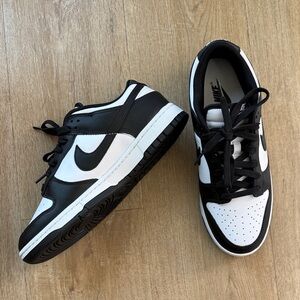 Nike Dunk Low Retro Panda Black White Sneakers Size 9.5 Men DD1391-100